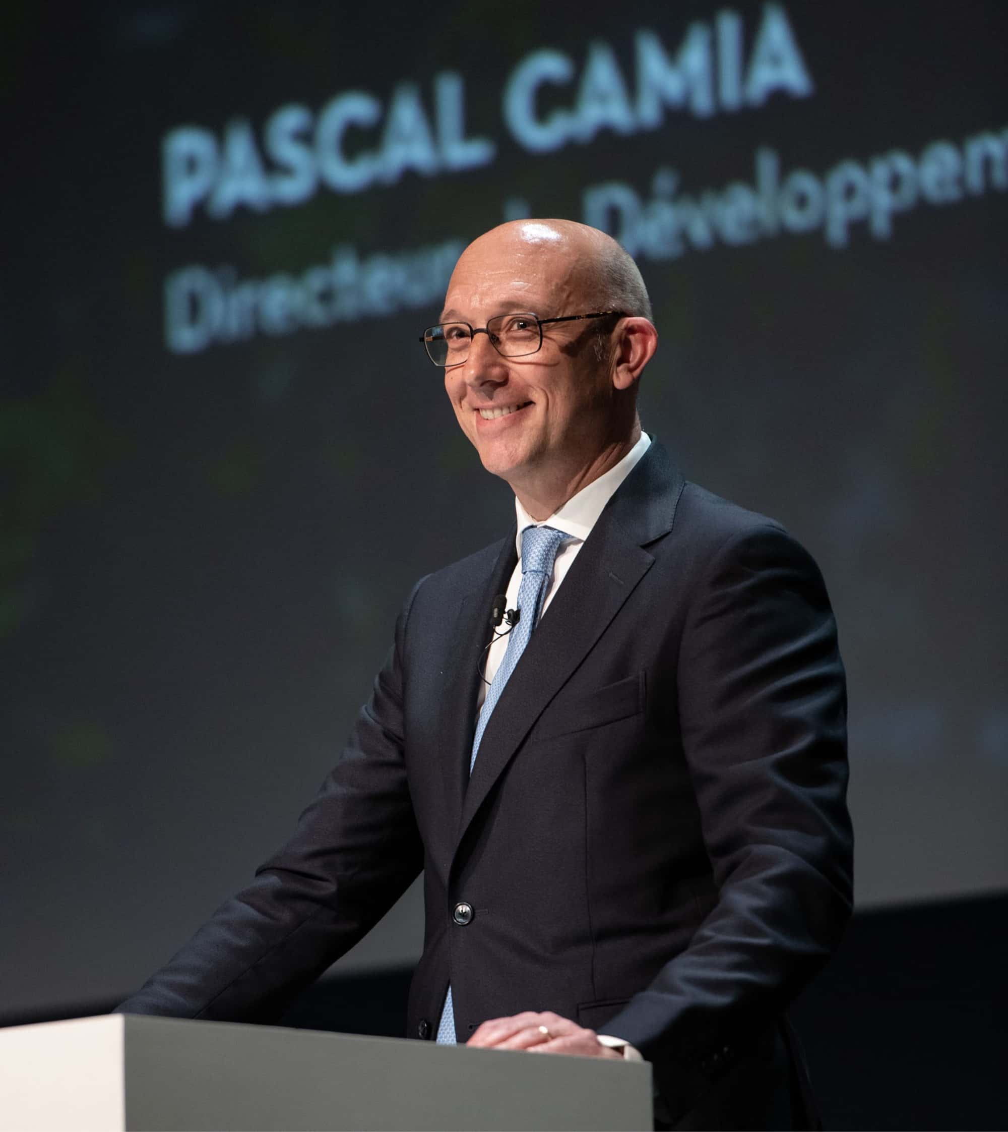 Pascal-Camia-image-left-right-scaled