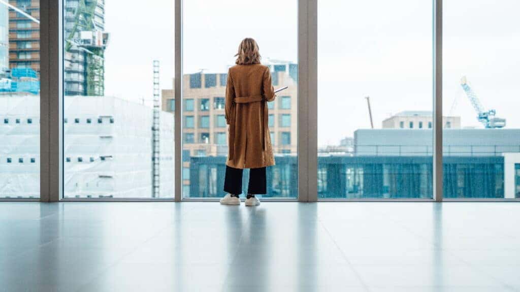 What is a real estate consultant?