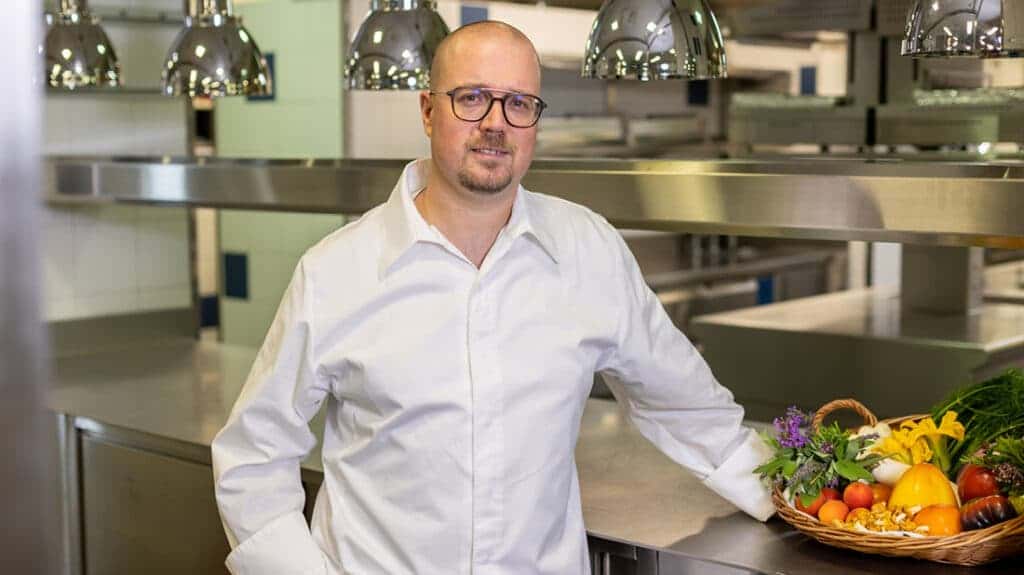 Cook with Stéphane Décotterd – part 1: Trout carpaccio with green apple, tarragon and sunflower