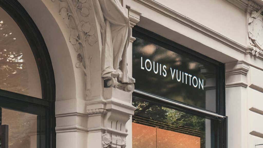 To Paris on the path of luxury