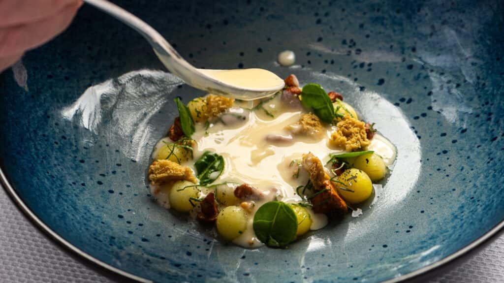 Cook with Stéphane Décotterd #13 – Vacherin Mont d’Or cheese, herbal black tea pickled chanterelles with potatoes