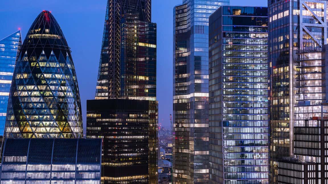 Real estate investments: building wealth with property in 2025