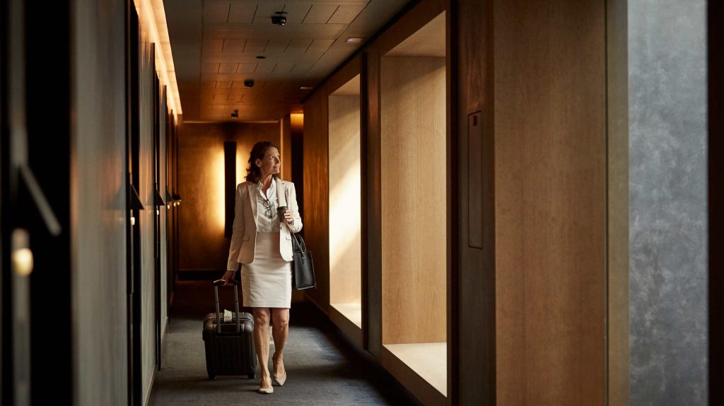 how to plan hotel business