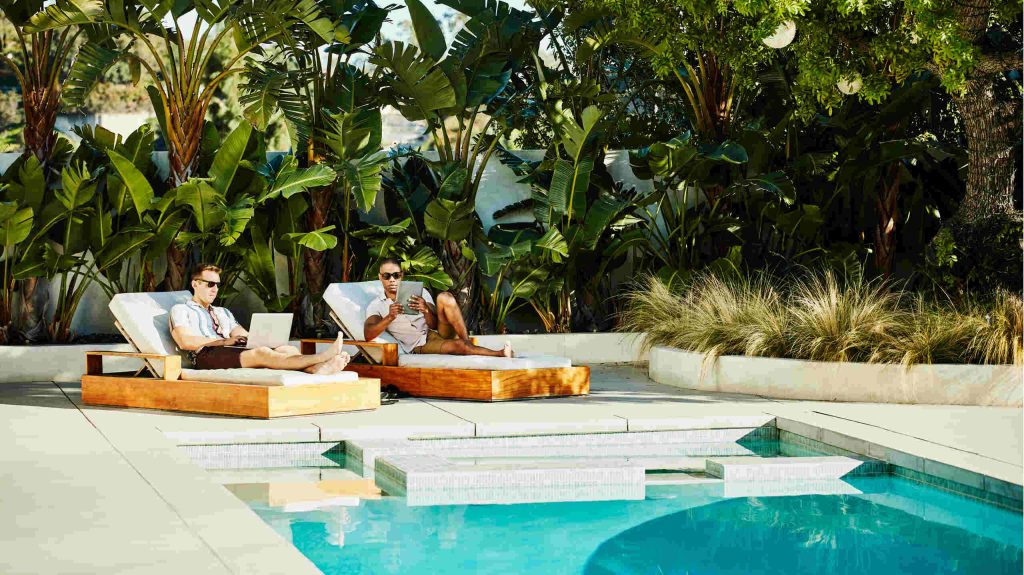 how to plan hotel business